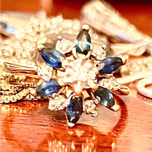 Sapphire/Diamond ring. 14k Beautiful Ceylon Sapphire. Gorgeous ring. size 7 - Picture 5 of 11